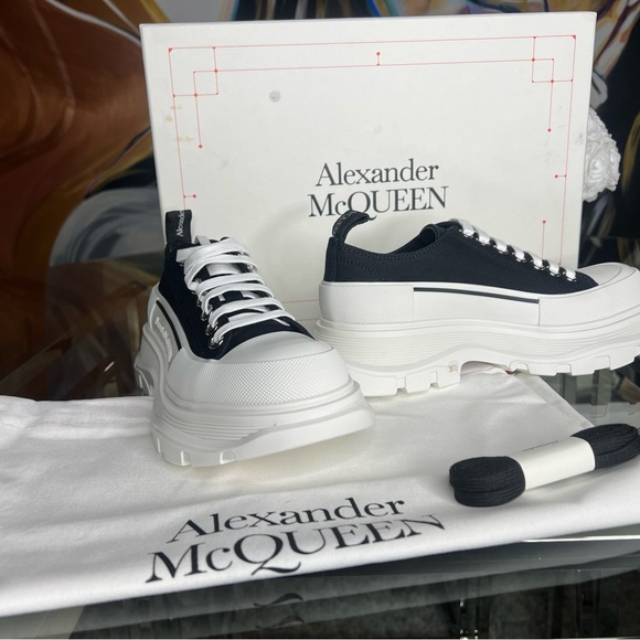 Alexander McQueen Tread Slick Lace-Up 38 - Picture 4 of 5